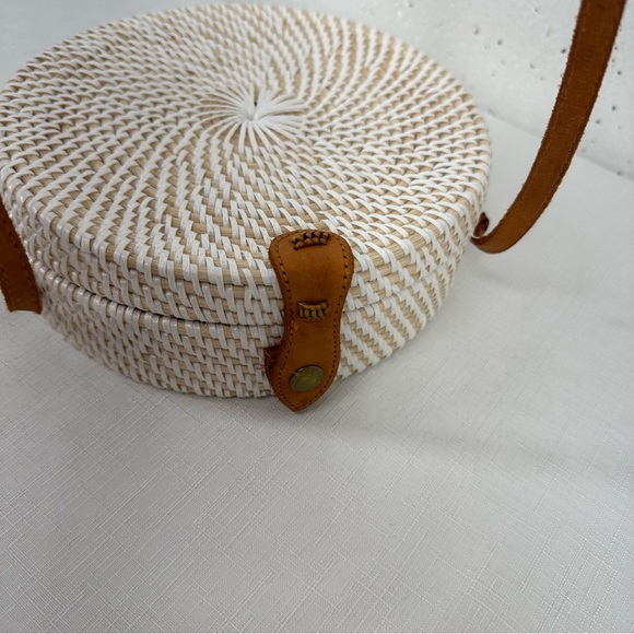Unbranded White Round Wicker Straw & Leather Crossbody Bag Purse - Picture 8 of 12